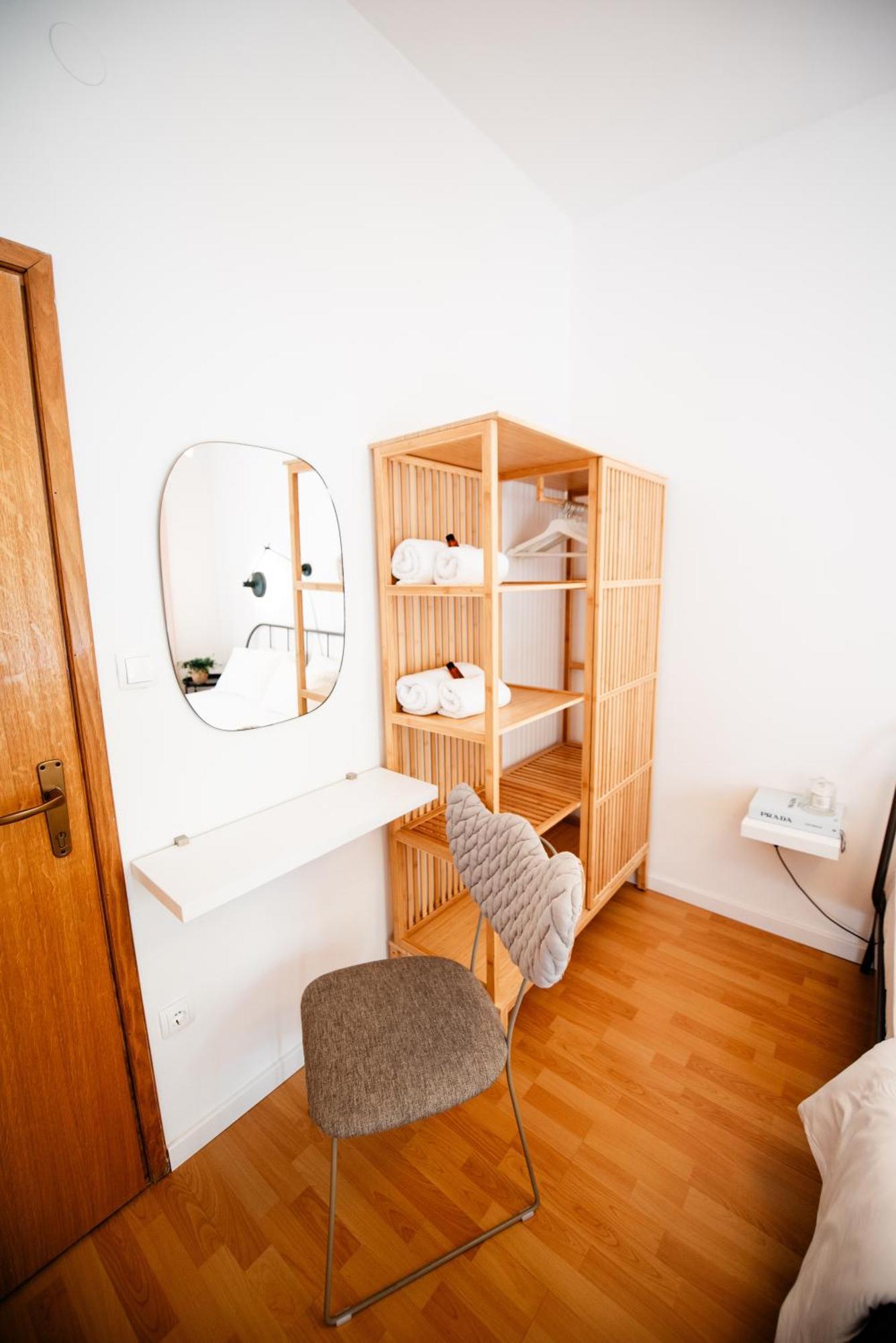 Inn By The River Омиш Номер фото